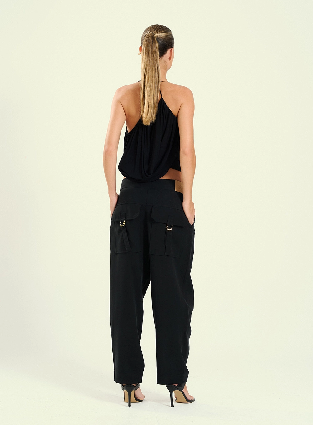 Calça Feminina Pantalona Monumental Com Bolsos