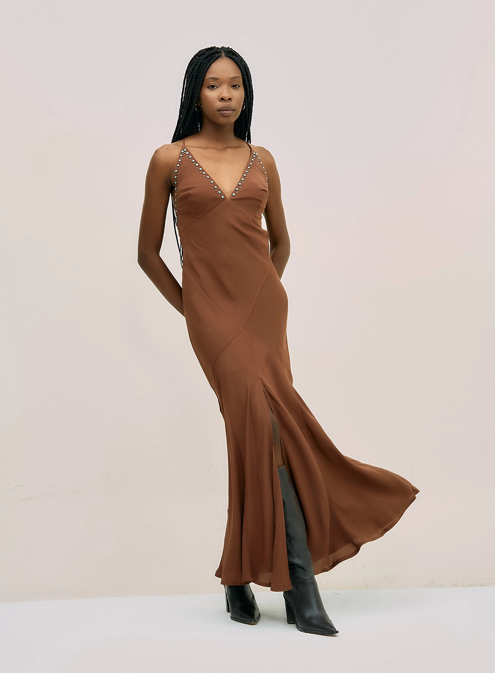 VESTIDO LONGO COM APLICACOES