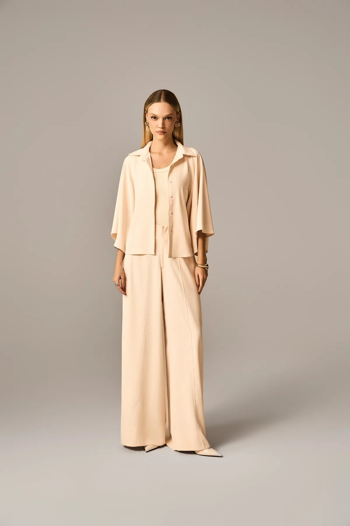 CONJUNTO LAVÍNIA